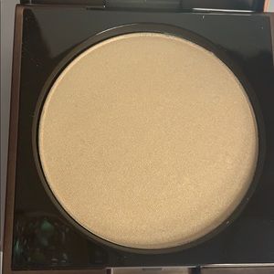 Makeup - BNIB Flesh highlight powder Makeup - BNIB Flesh highlight powder
